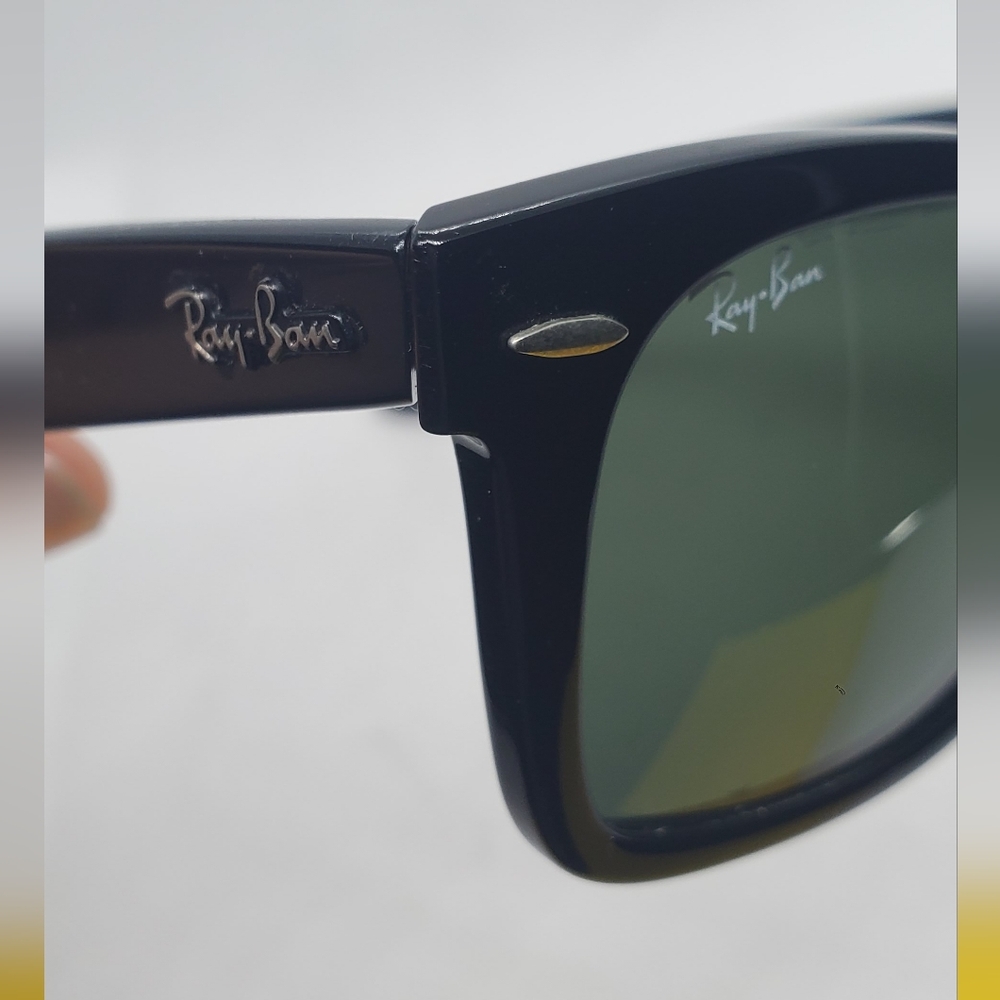 RAY-BAN Original WAYFARER classic Black Square Sunglasses- solid color- LIKE-NEW - Picture 6 of 9